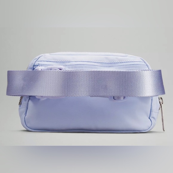 Lululemon Everywhere Belt Bag - Pastel Blue - NWT - Picture 2 of 11